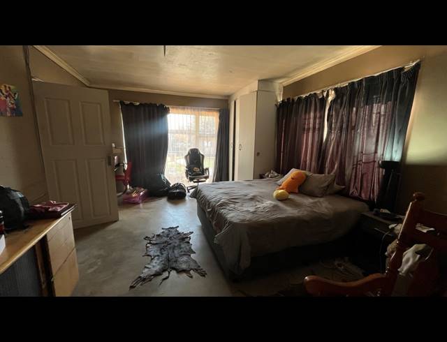 4 BEDROOM HOUSE FOR SALE IN BRACKENHURST